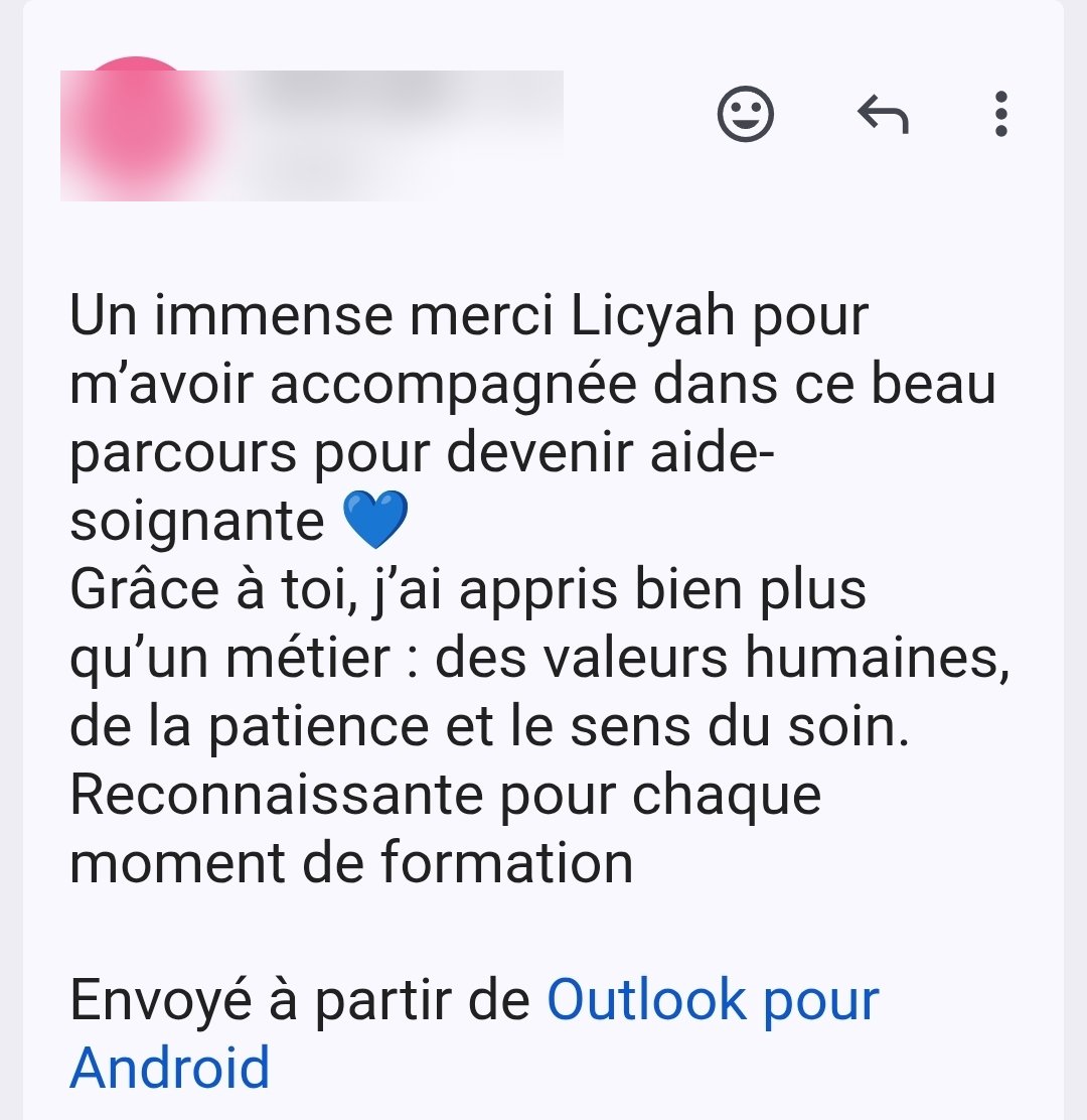 Capture e-mail : un immense merci après un accompagnement réussi vers le métier d'aide-soignante.
